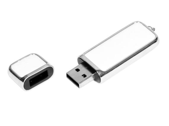 USB 3.0- флешка на 32 Гб компактной формы