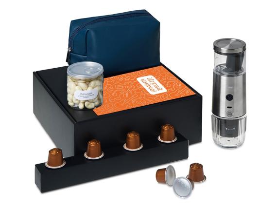 Подарочный набор «Re:y. Boost» с кофемашиной, капсулами и косметичкой